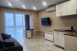 Студия с панорамным остеклением!